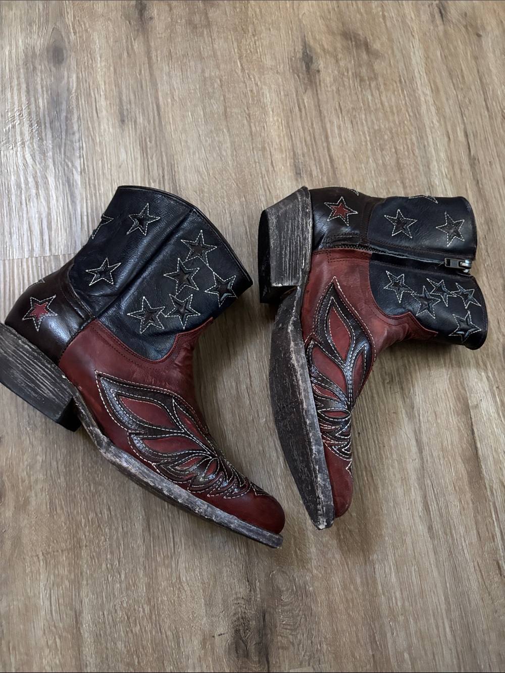 Stetson Tin Haul Red and Black Star Motif Western Boots